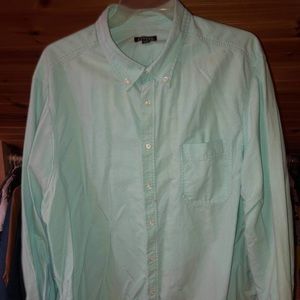 SOLD!! NWOT Men’s Mint Green Button Shirt